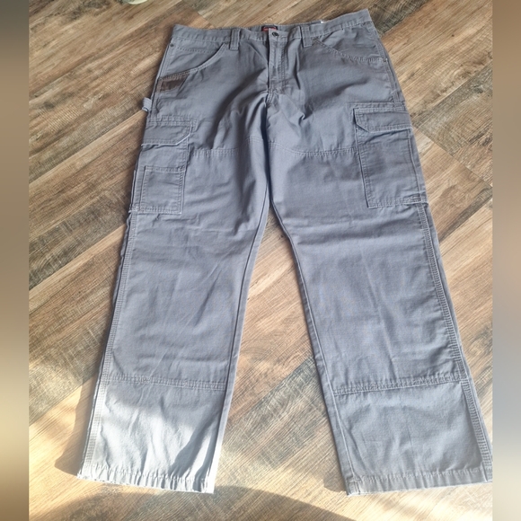 Wrangler Workwear Gray Multi-Pocket Pants size 38x30 - Picture 4 of 8